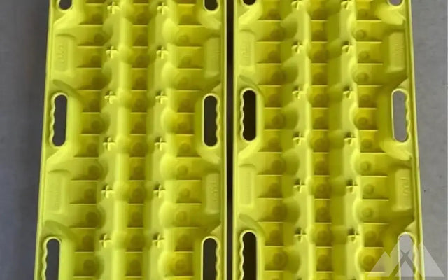 Maxtrax Mk2 traction boards (pair) — photo 2