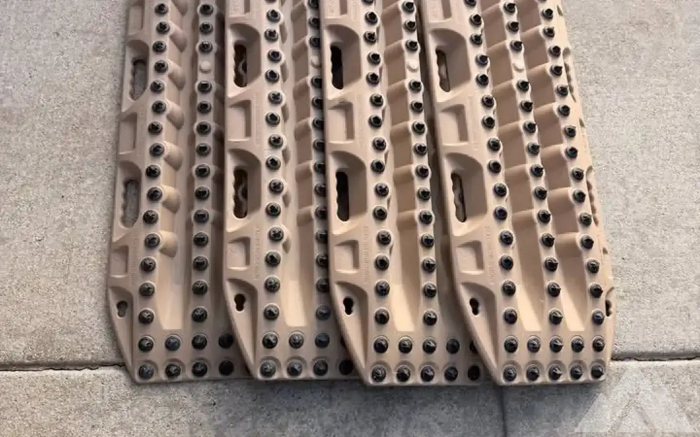Maxtrax XTREME Recovery Boards | Desert Tan — used gear for sale (photo 5) — photo 5