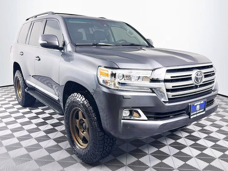 2016 Toyota land cruiser v8 in Tacoma, WA (photo 1) — photo 1