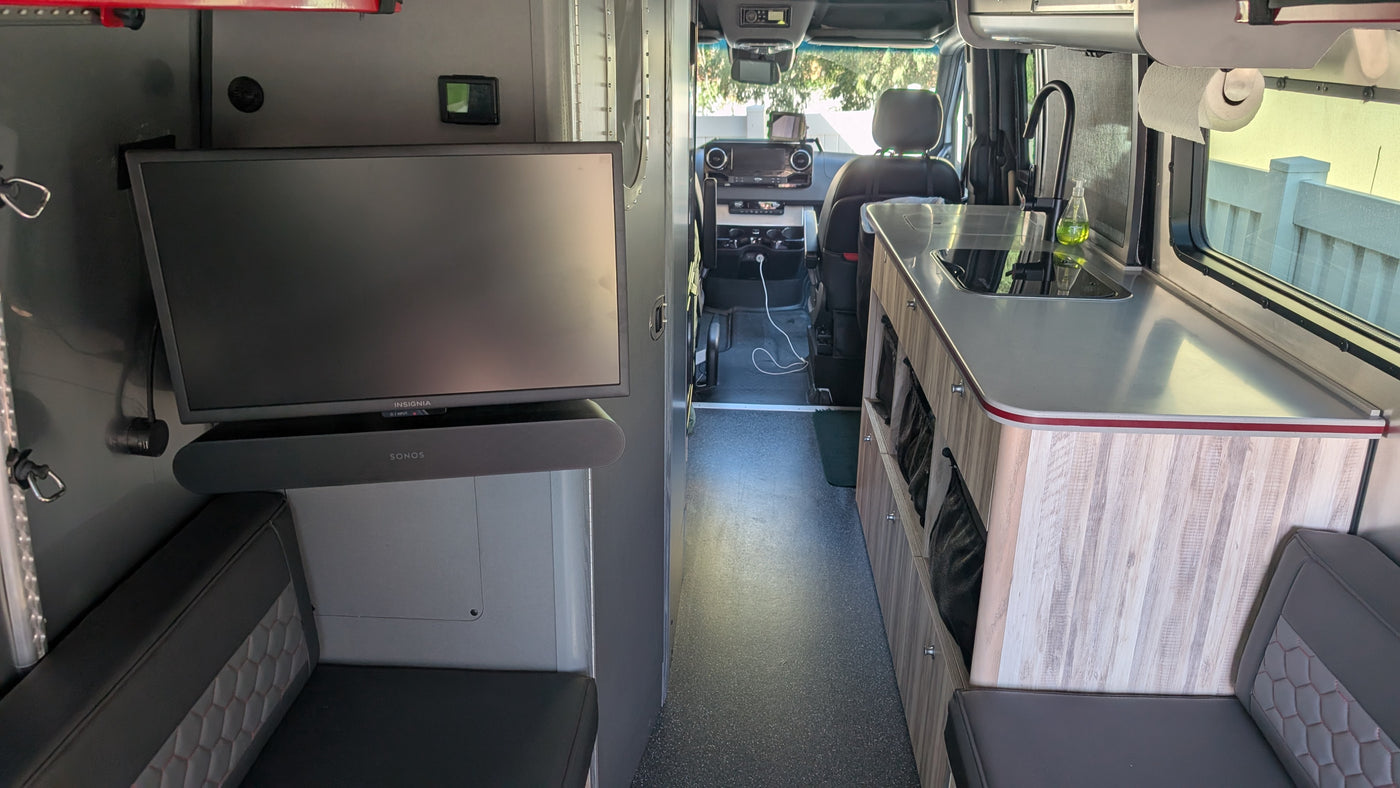Airsteam Insterstate 24x - Luxury Off the Grid Van — photo 17