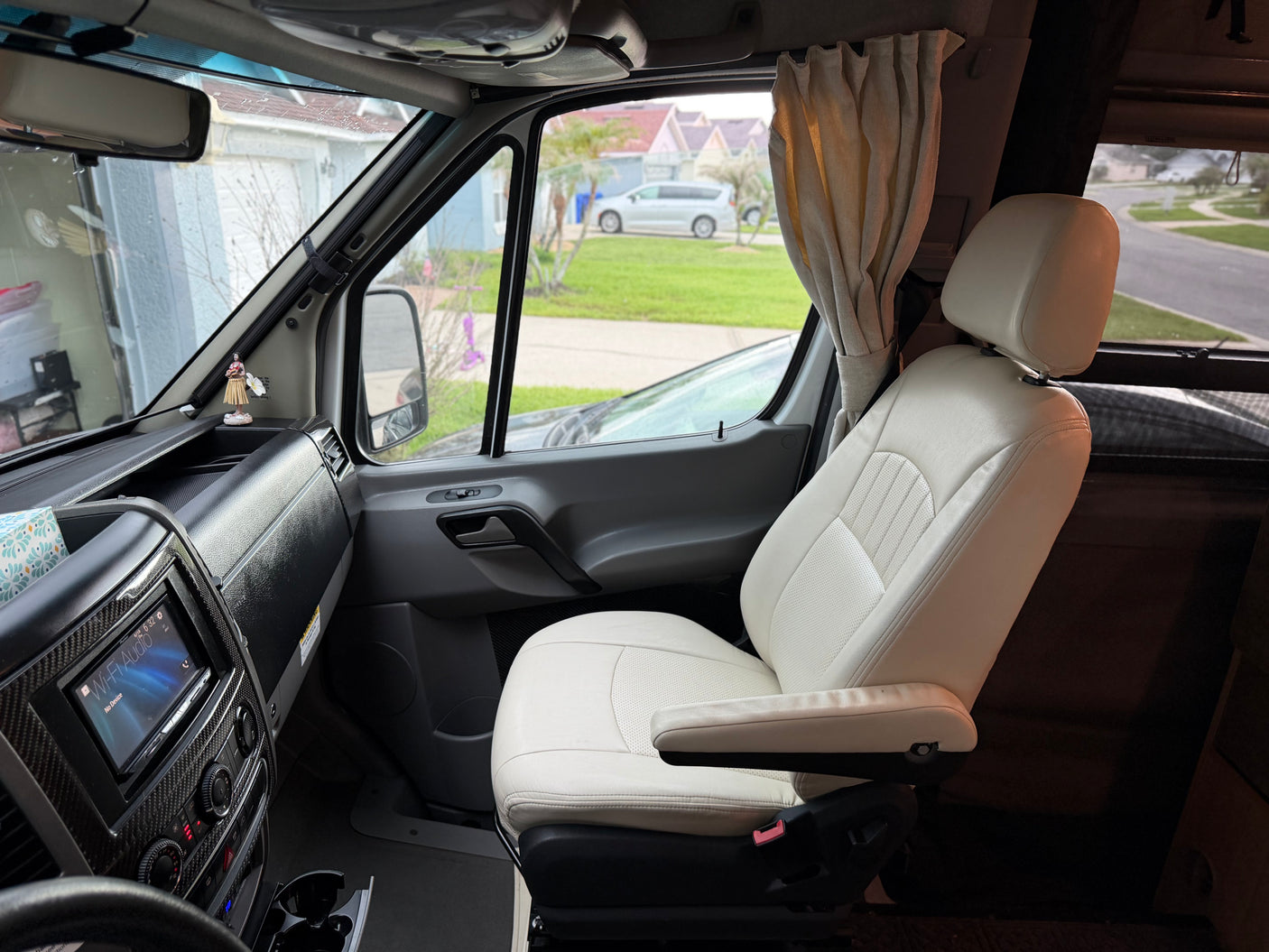 Luxury Mercedes Camper Van | Sleeps 4 | Generator