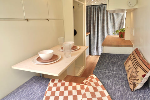 Free WiFi, Unlimited Miles, AC, Indoor HOT Shower, Projector & more! — photo 5