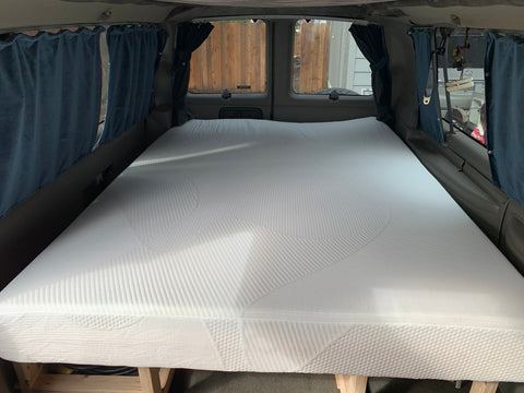 2001 Sportsmobile Chevy 3500 2WD With Pop Top Sleeping Area — photo 3