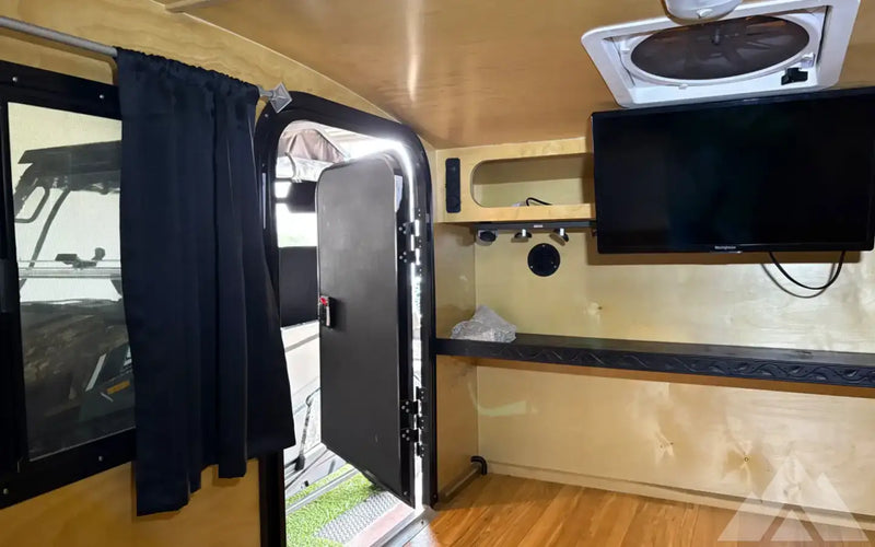 Mid range Hiker Trailer 5x10 — used overland trailer for sale in Corpus Christi, TX (photo 4) — photo 4