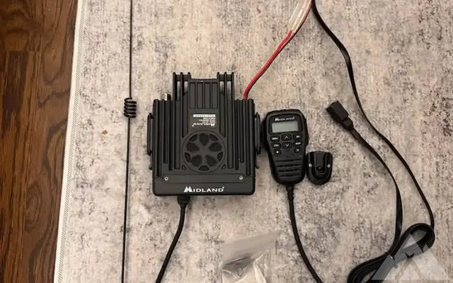 Midland MXT575 GMRS Radio and Midland MXTA26 Anten — photo 2