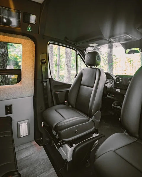 2022 Storyteller Overland Beast Mode 4X4  Class B — photo 4