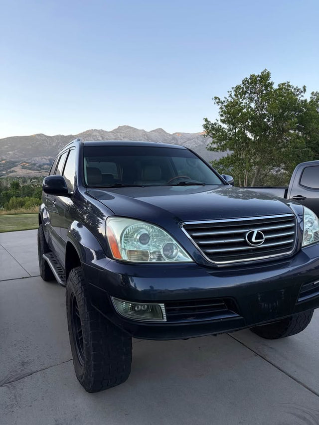 2004 Lexus GX · GX 470 Sport Utility 4D — photo 2
