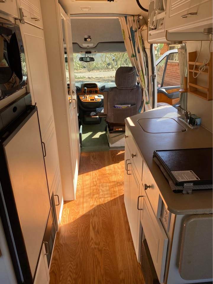2005 Freightliner Sprinter Leasure Travel Van in Oracle, AZ (photo 5) — photo 5
