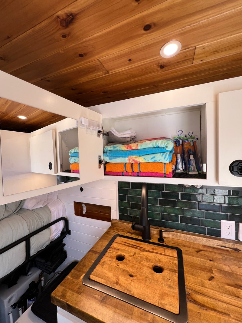  and sleep essentials.|This image displays a 6-step roadmap for an RV rental — photo 16