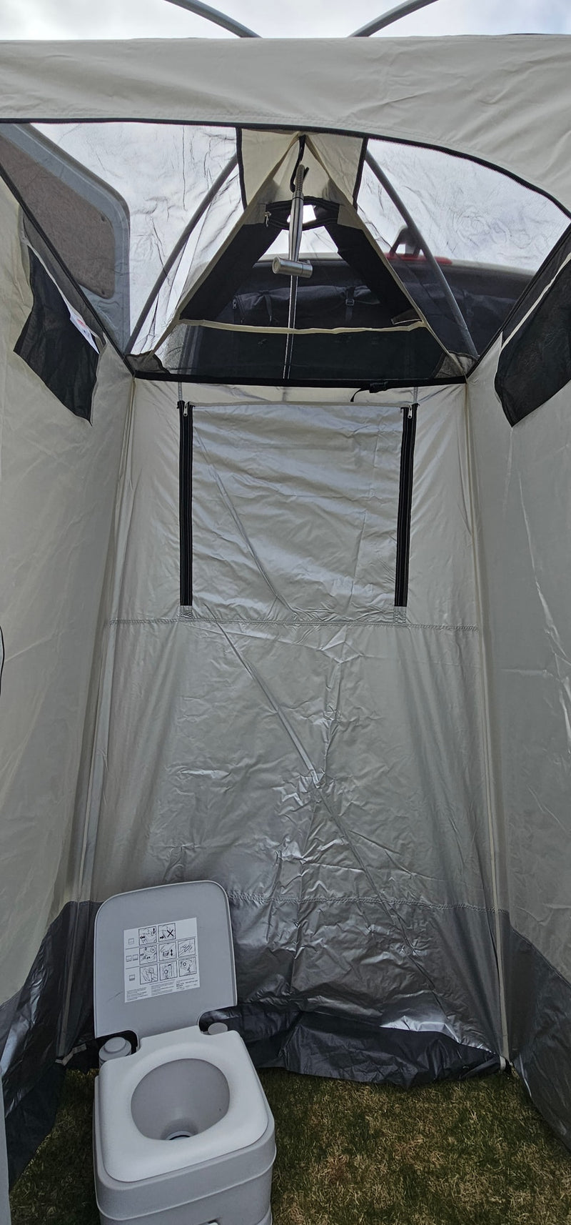  perfect for RV rental adventures. Features a dining area — photo 18