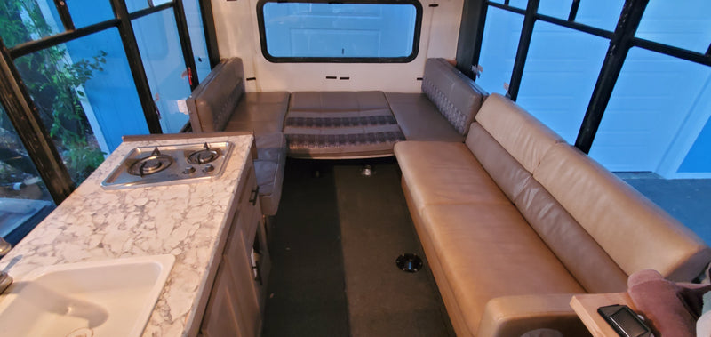 "Canyon" 4x4 Shuttle Conversion — photo 13