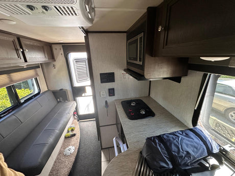 2021 Palamino HS750 F350 4WD Satellite Trail Ready Solar