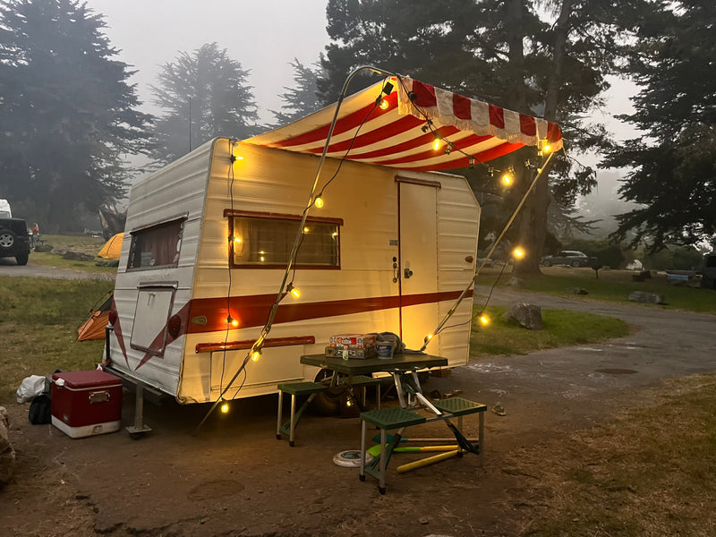 Cute Vintage Camper — photo 1