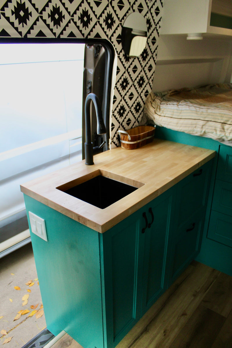  bright teal kitchen — photo 7