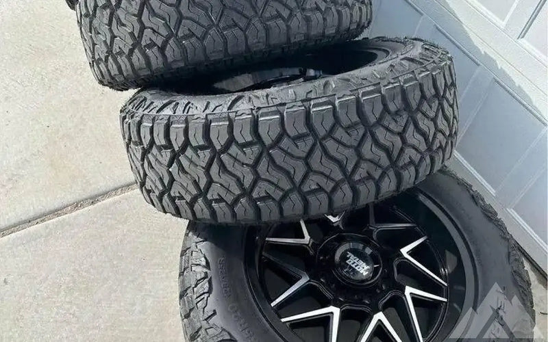 Moto Metal 20 inches Venom Power R20 — new set of wheels tires for sale (photo 4) — photo 4