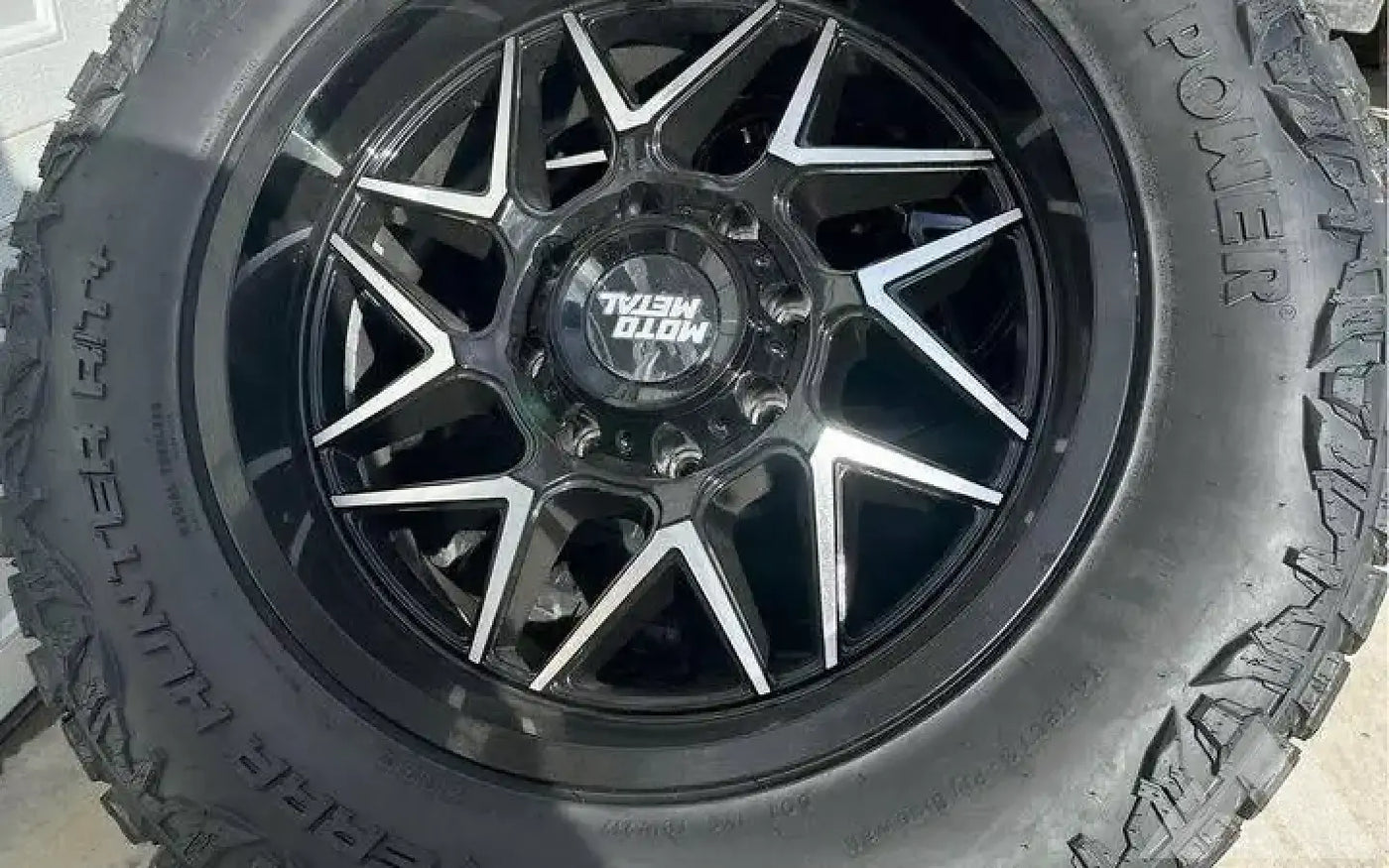 Moto Metal 20 inches Venom Power R20 — new set of wheels tires for sale (photo 3) — photo 3