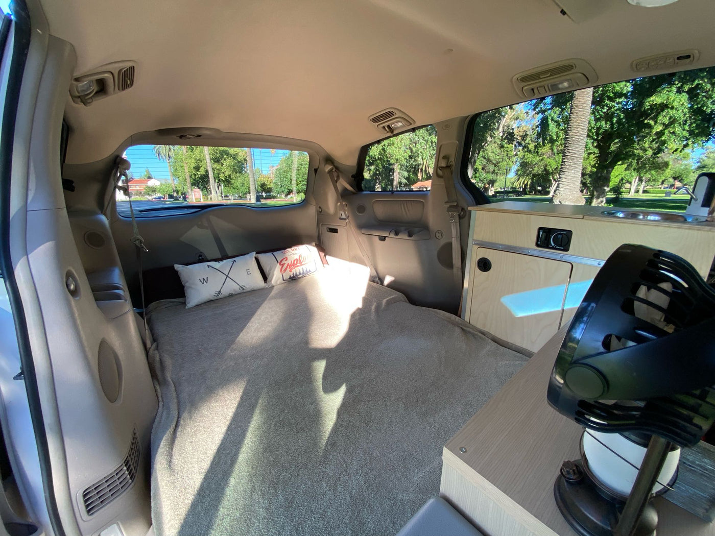 Micro-Camper includes all the camp gear. Perfect couple's adventure getaway — photo 7