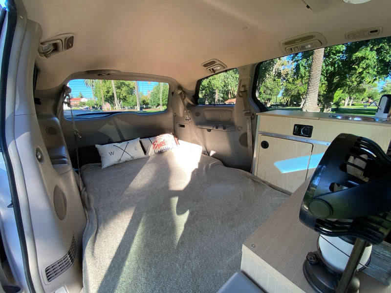 Micro-Camper includes all the camp gear. Perfect couple's adventure getaway — photo 7