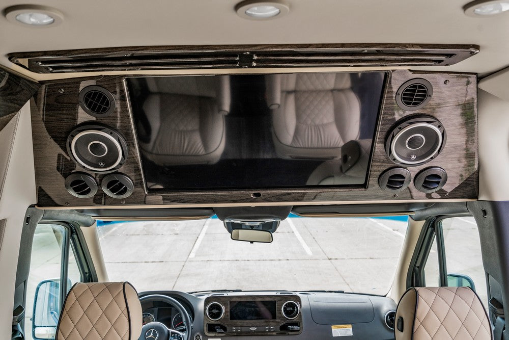 Sorbs Sprinter Van - 2022 Mercedes Ultimate Coach — photo 10