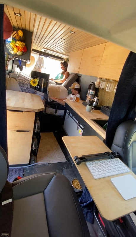 Lux Campervan | Starlink | Offgrid 2 Weeks | 4 Seasons | Huge Kitchen