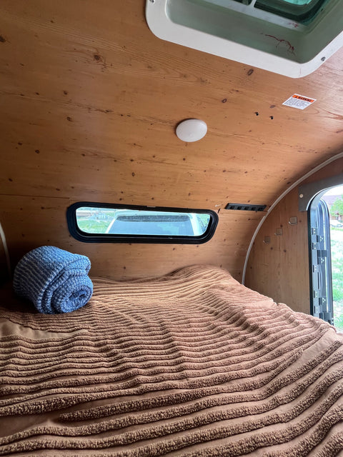 Cozy Offroad Camper with Tempur-Pedic Bed — photo 4