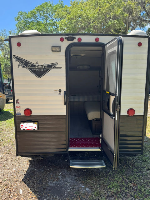 Fully Stocked Riverside Retro 135 | Lightweight Retro Camper | Easy Tow — photo 5