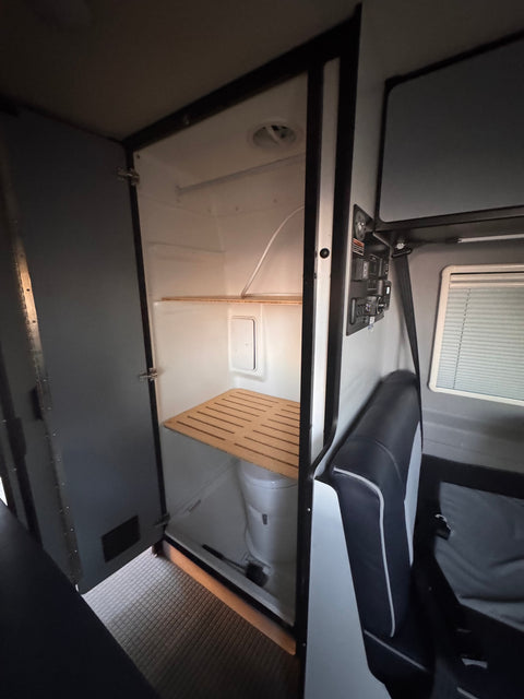 The Pawsitive Change Overland Revel 4x4 — photo 4