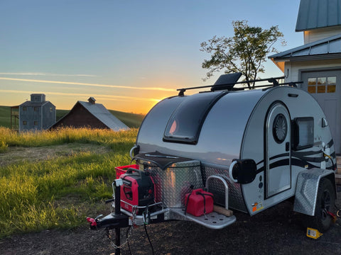T@g Luxury Teardrop—Gas Saver! A/C & Heater, Outdoor Kitchen & King Bed! overland rental