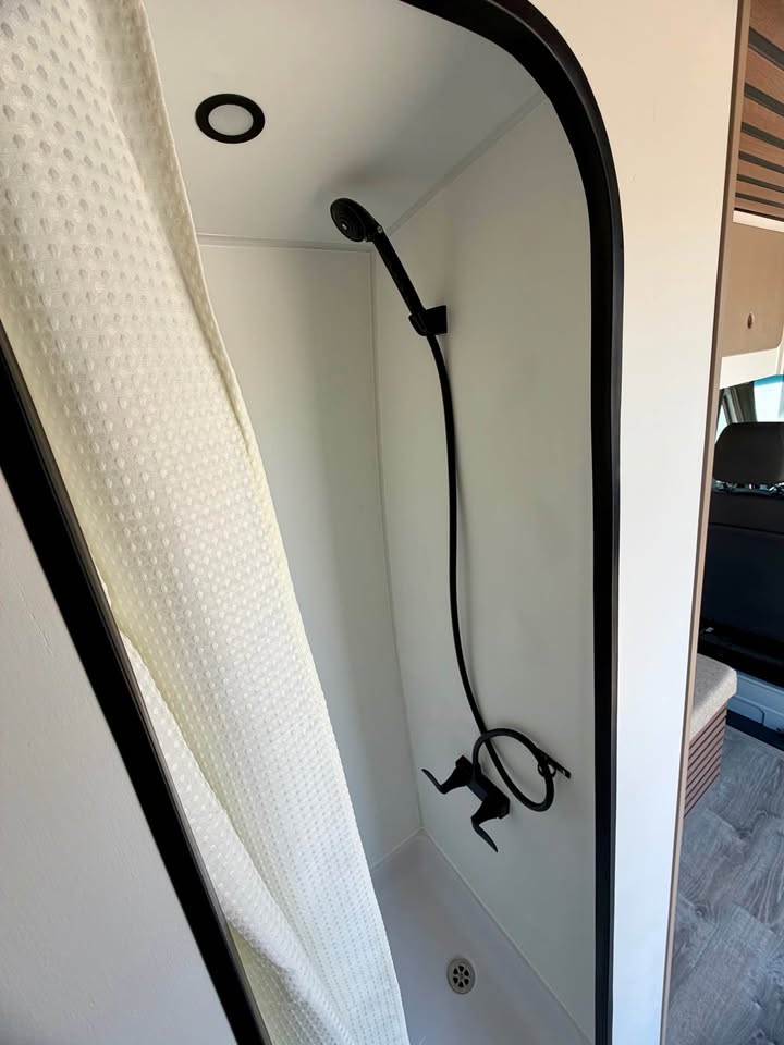 2023 Mercedes-Benz sprinter 2500 awd 170” wb in Portland, OR (photo 7) — photo 7