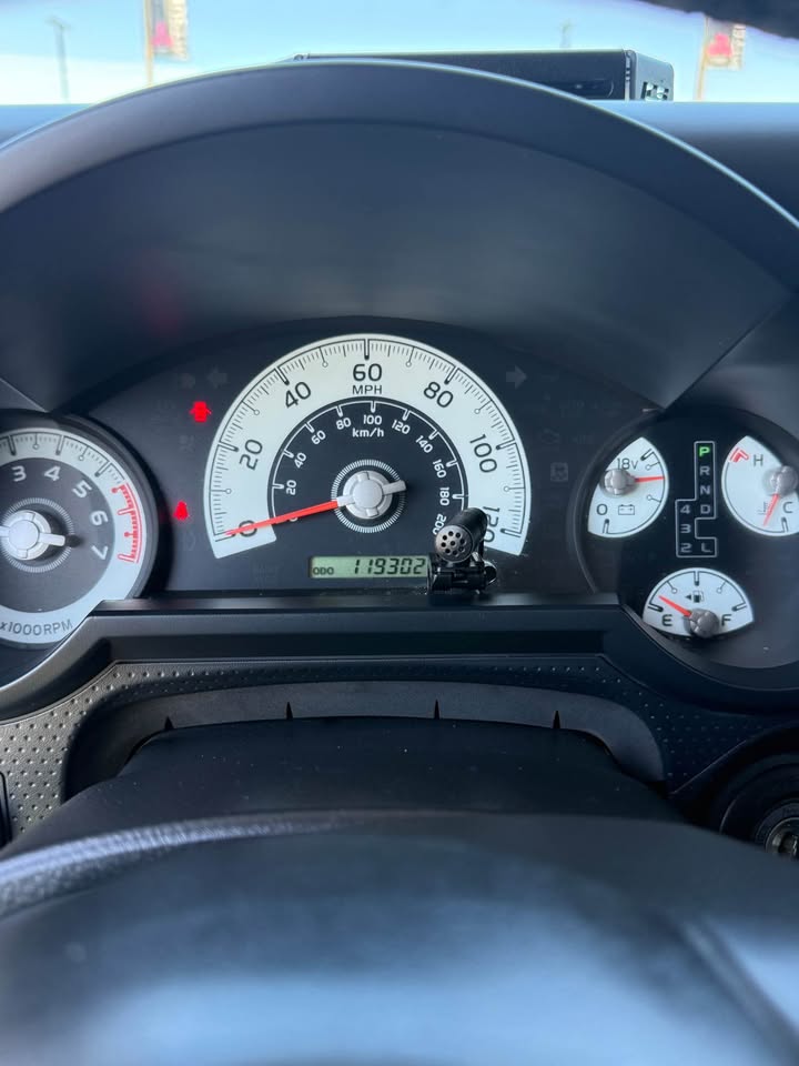 2008 Toyota FJ Cruiser — photo 8