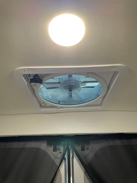 2023 Winnebago Solis 59P Pop Top Seats/Sleeps 4 — photo 4