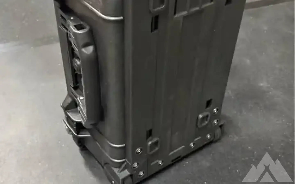 NEW Pelican 1510 rolling hard case — used cases & cargo boxes for sale (photo 2) — photo 2