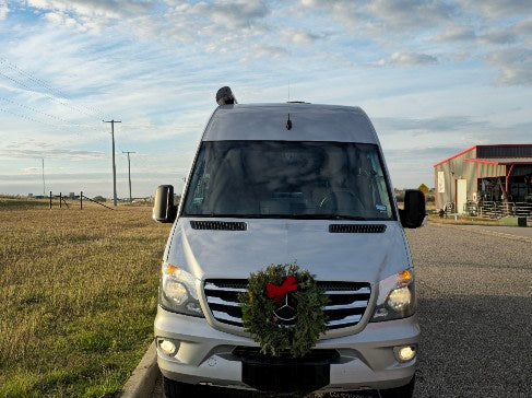 2015 Winnebago ERA Touring Coach – Mercedes Diesel Camper Van — photo 9