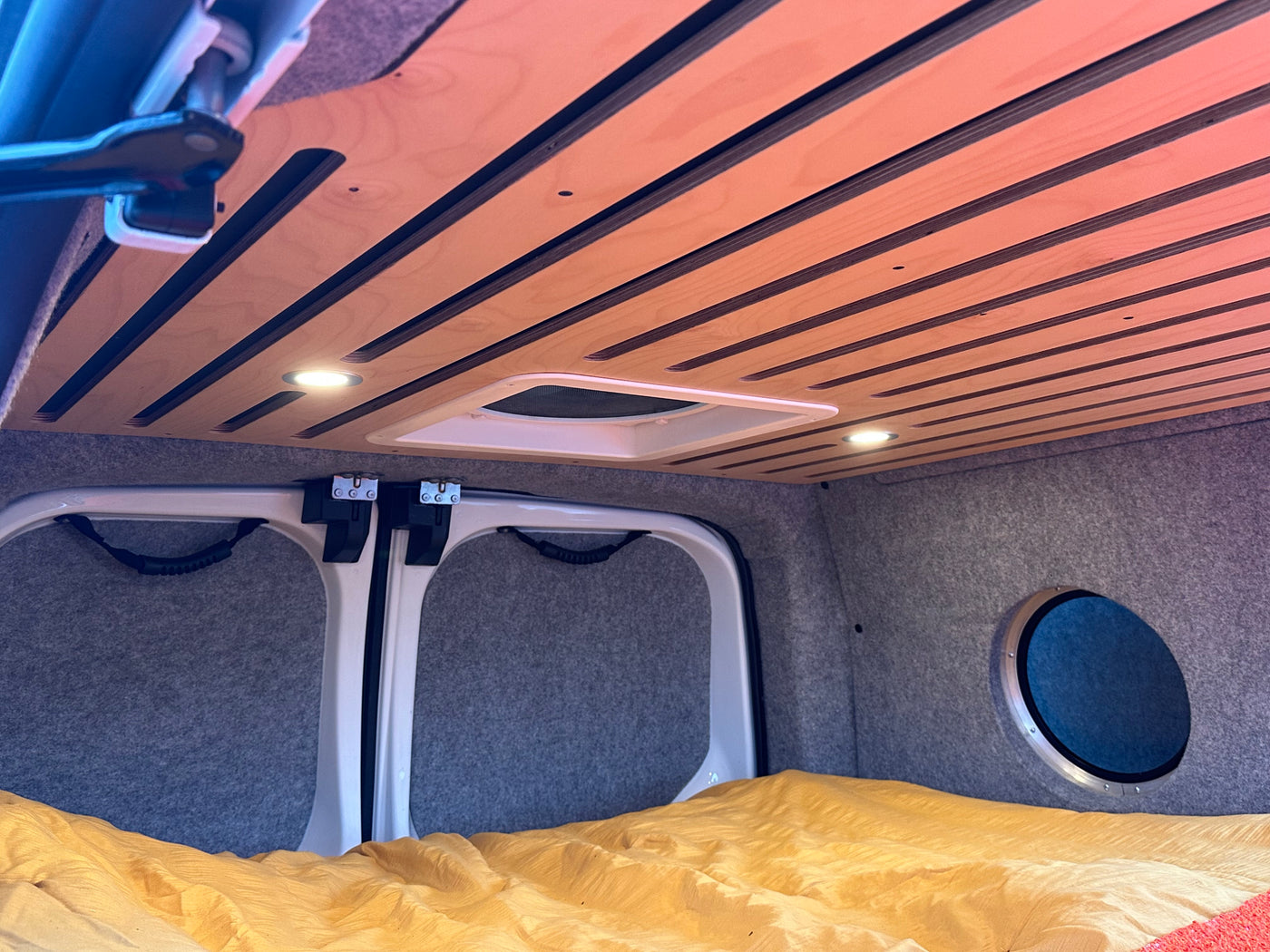 Transit Connect Micro Camper- Easy to drive, fully equipped! — photo 11