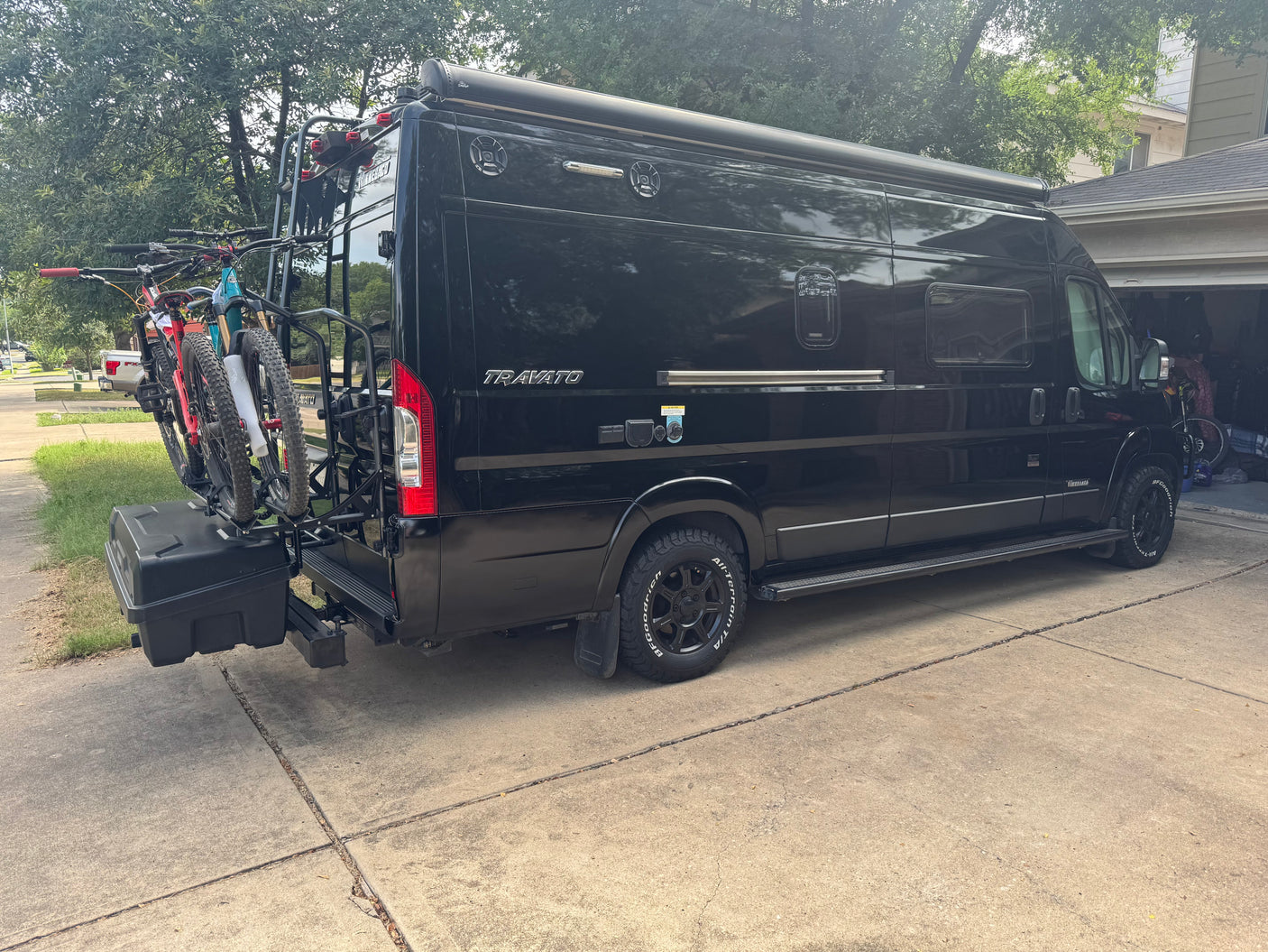 2020 Winnebago Travato 59GL (lithium, unlimited AC, pet friendly,sleeps 4)