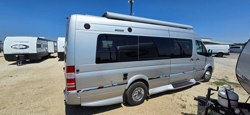 2015 Winnebago ERA Touring Coach – Mercedes Diesel Camper Van — photo 8