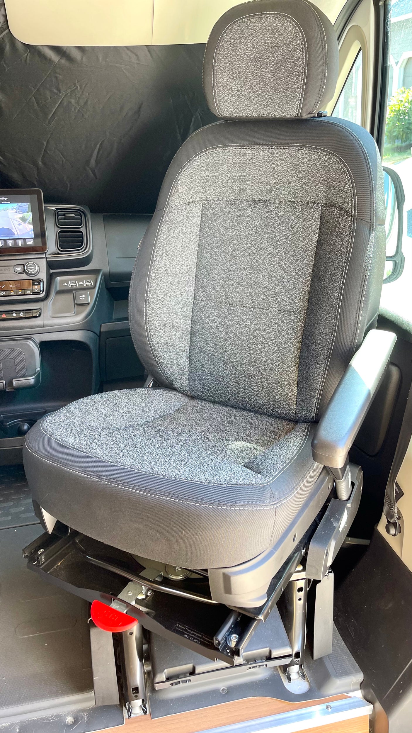 "Ramrod" 2022 Promaster, 3-4 days off grid! Hot shower! Luxury Amenities