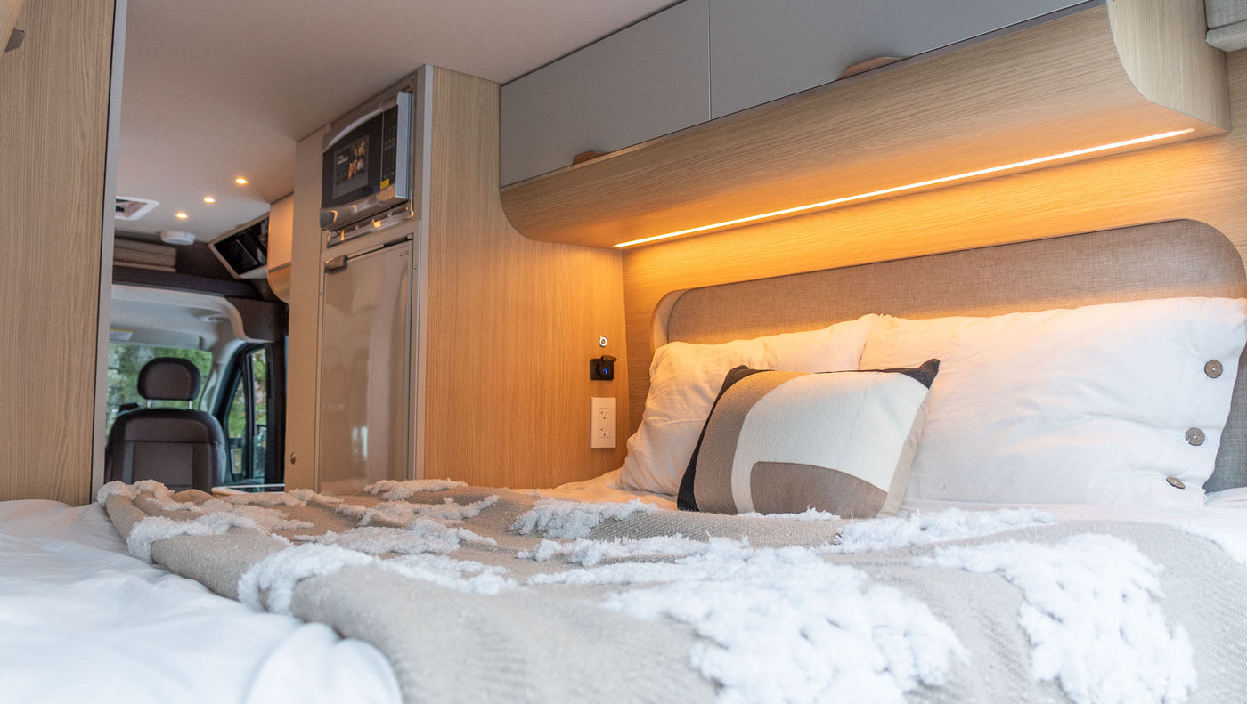 "Ruby" | 2023 Noovo Lite - Indoor Shower, Heating & AC — photo 16