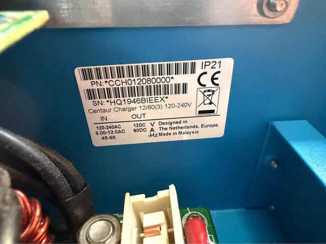 Victron Energy Centaur battery charger — photo 3