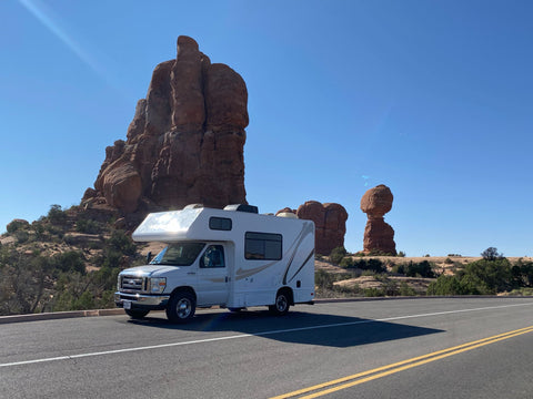 "itty-bitty house on wheels " only 19' length, Perfect for First Timers. — photo 4