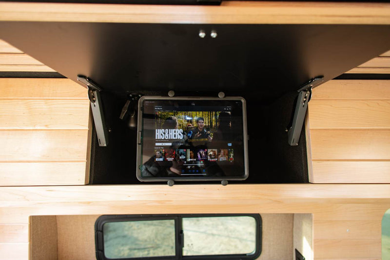 a swiveling passenger seat — photo 10