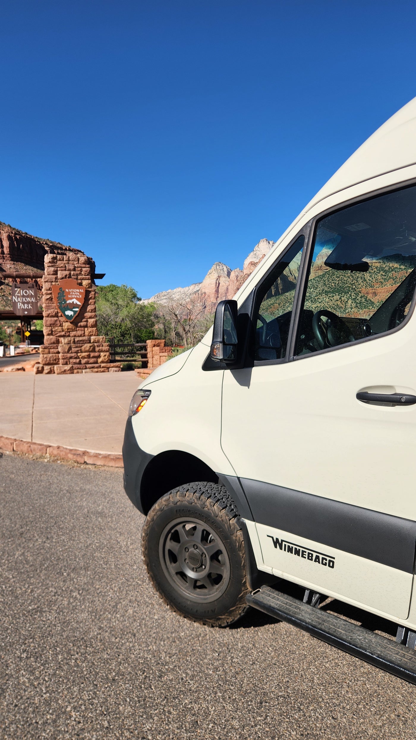 2024 4WD Winnebago Revel 44E "Jane" Unlimited Miles Mighty 5 + Starlink — photo 9