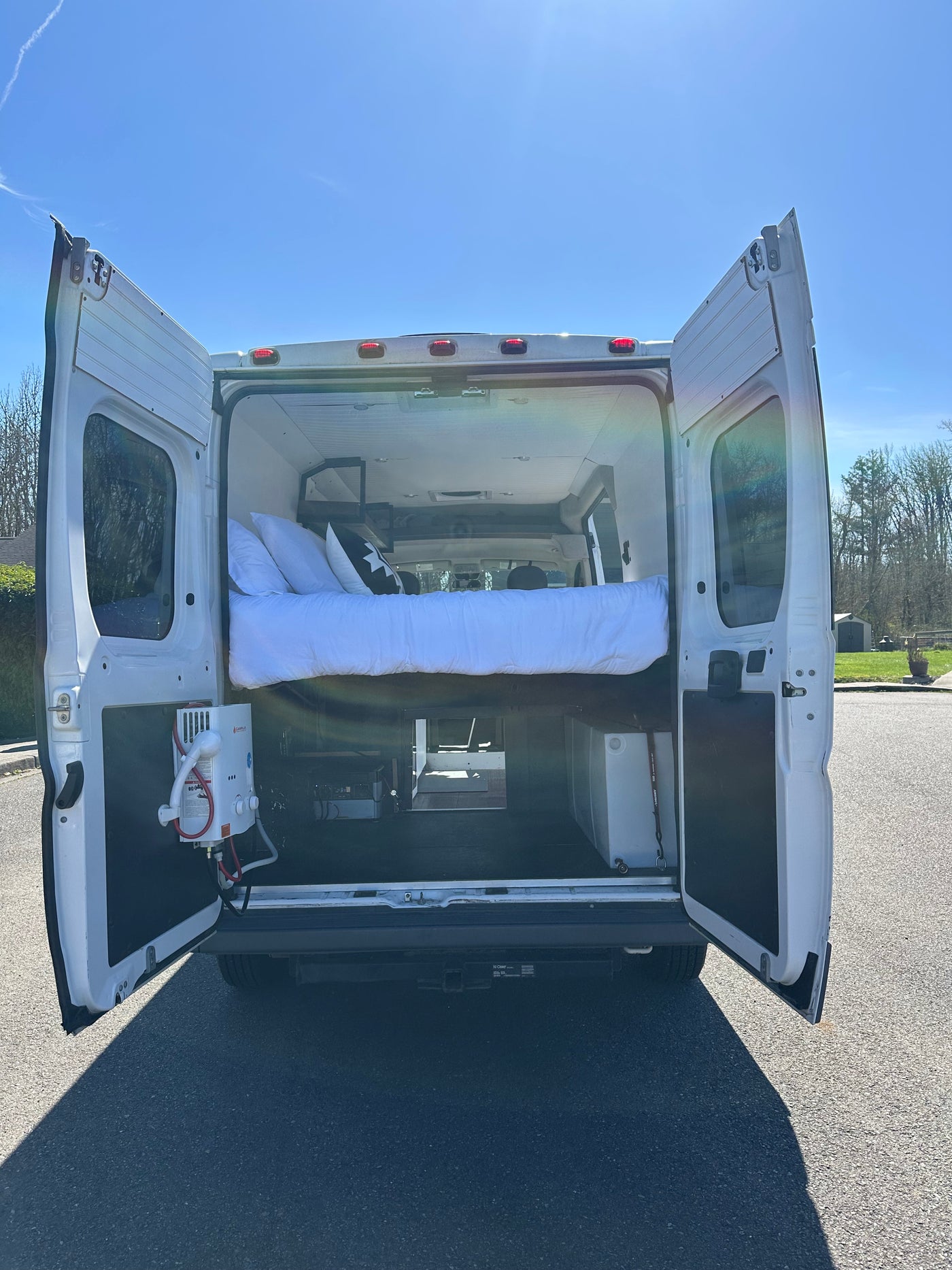 Meet Mona – Your Simple, Cozy, Adventure-Ready Camper Van — photo 6