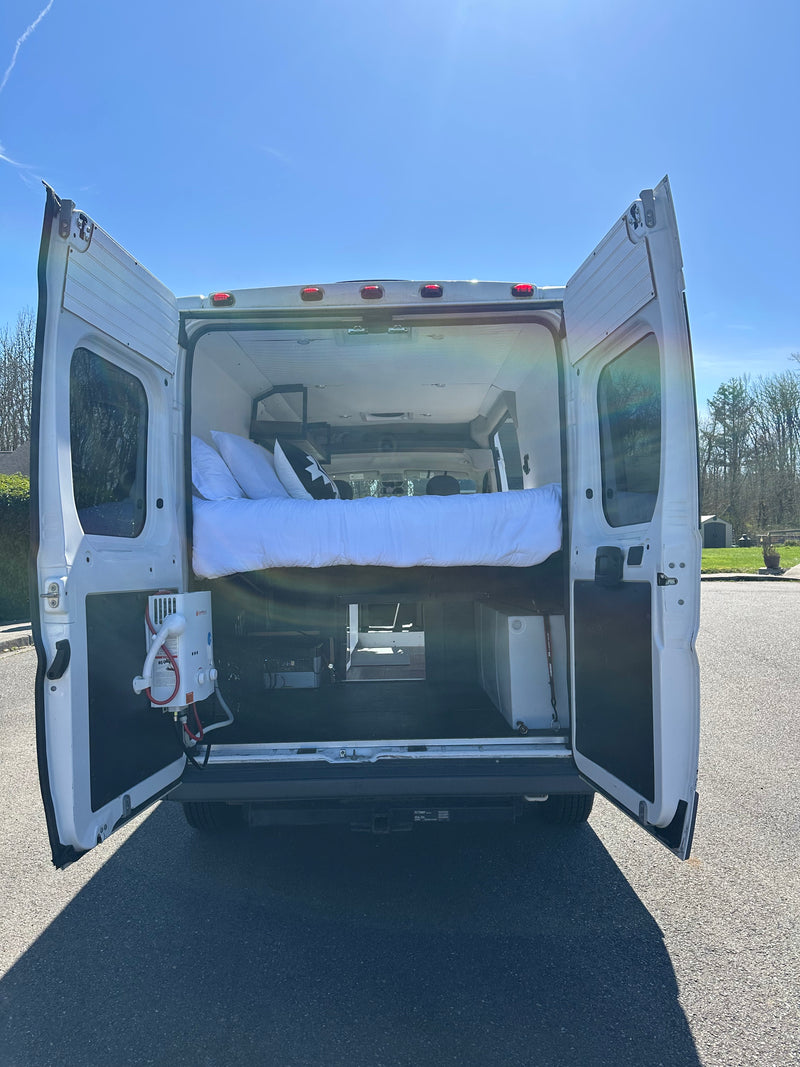 Meet Mona – Your Simple, Cozy, Adventure-Ready Camper Van — photo 6