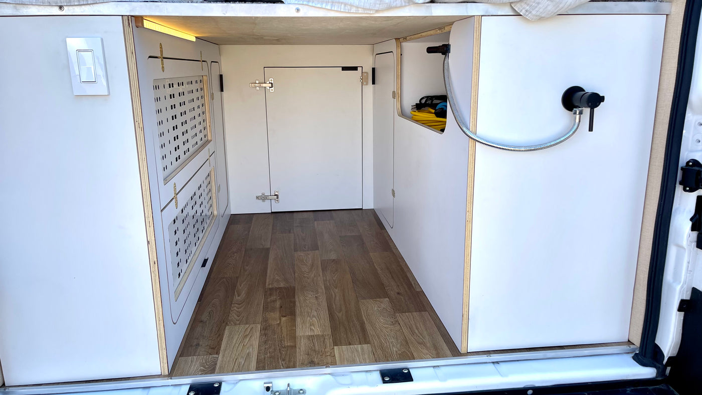 "Ramrod" 2022 Promaster, 3-4 days off grid! Hot shower! Luxury Amenities — photo 19
