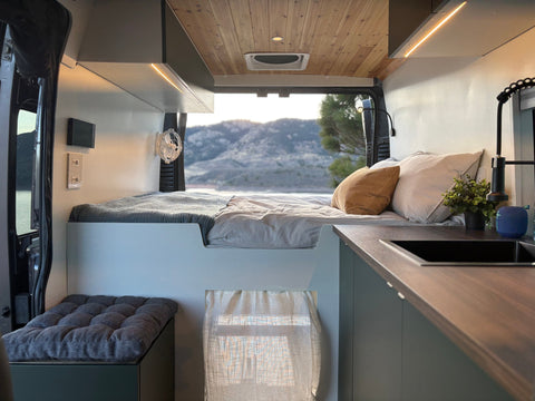 All-Season Off-Grid Campervan - Adventure Ready! — photo 5