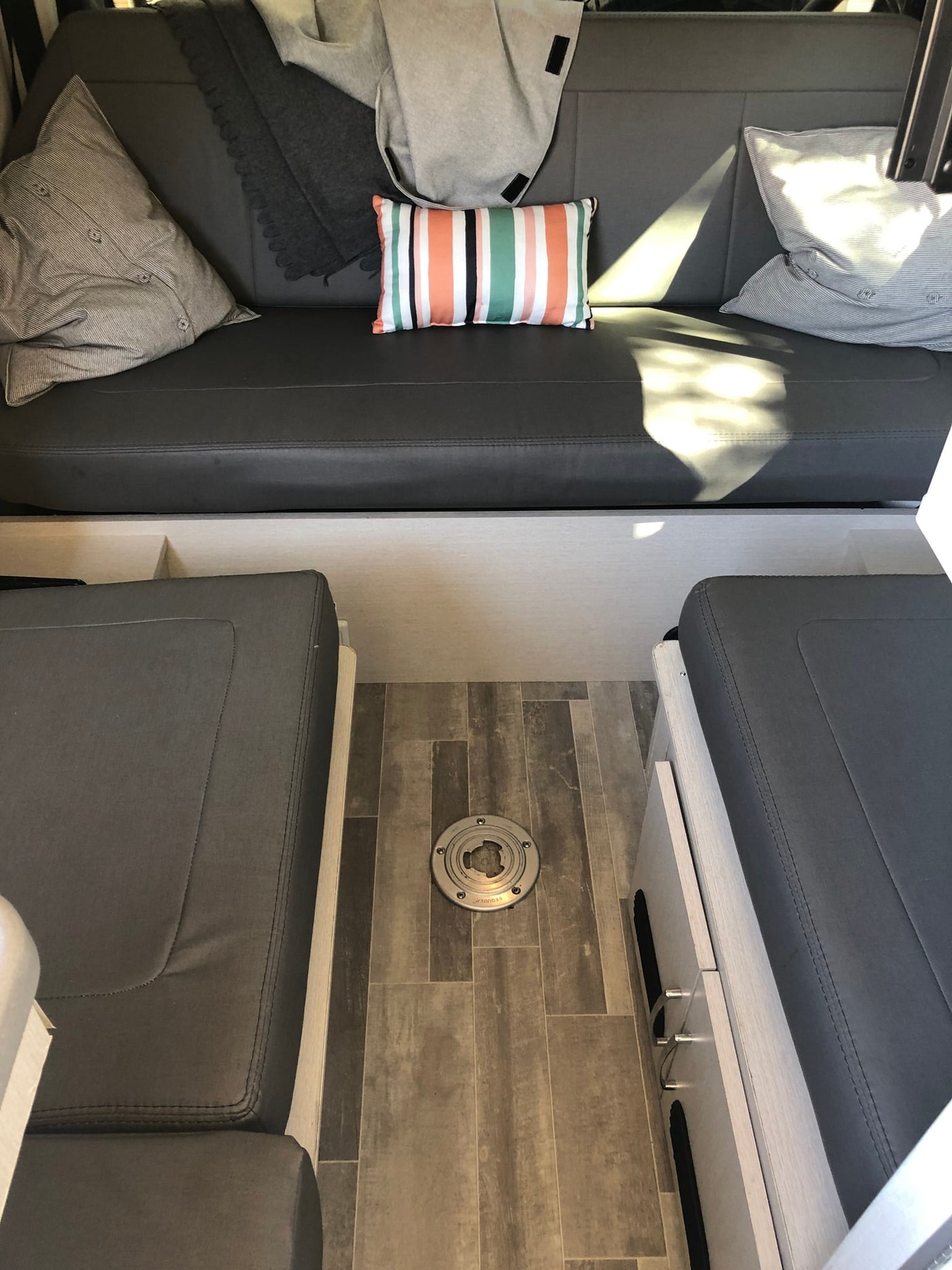  complete with sink — photo 5