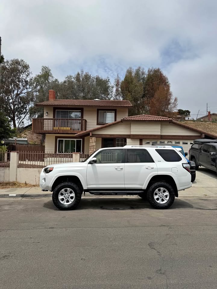 2016 Toyota 4Runner · SR5 Sport Utility 2D in San Diego, CA (photo 1) — photo 1