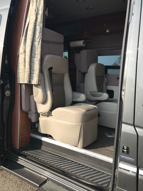 Bozeman Sprinter premium Camper Van - Sleeps 4 — photo 5
