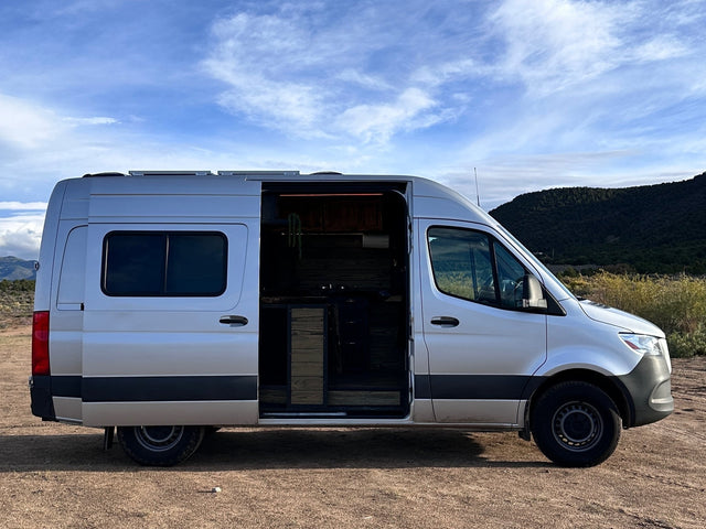 Merci Van Venturer — photo 2